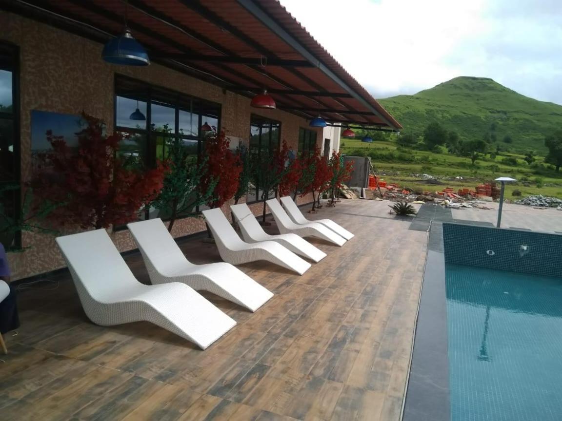 Strawberry Hills Saputara Hotel Exterior photo