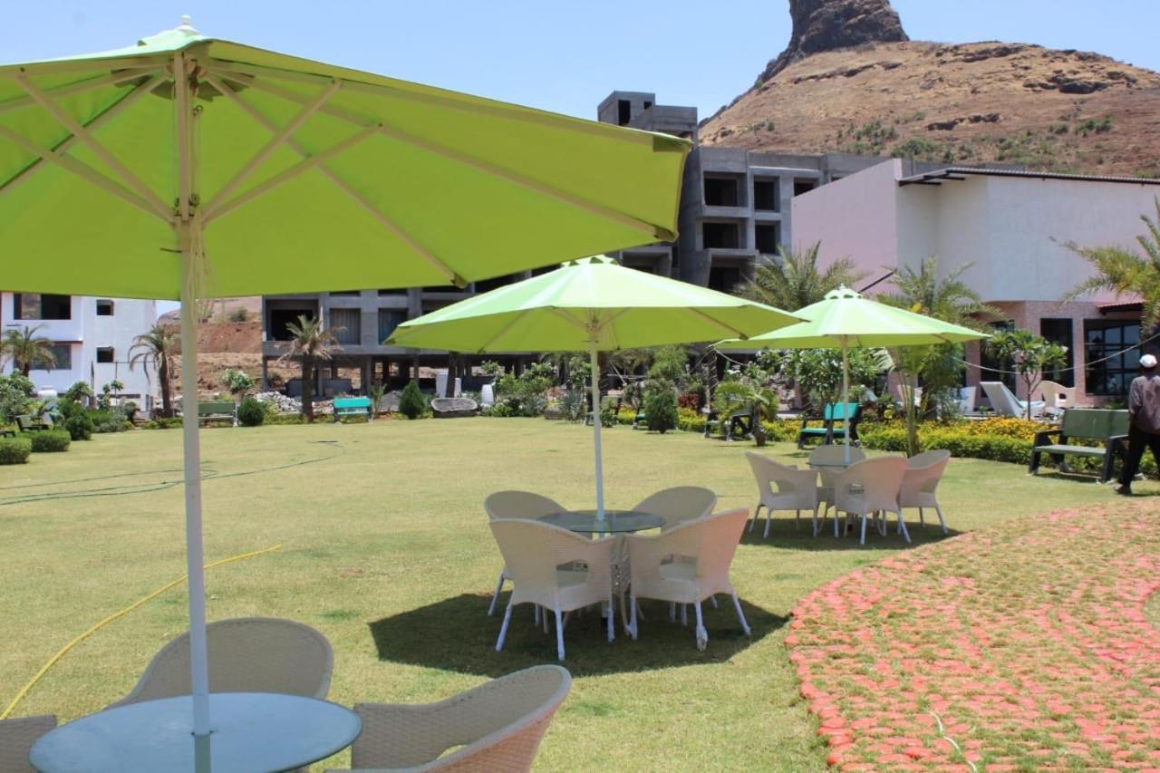 Strawberry Hills Saputara Hotel Exterior photo