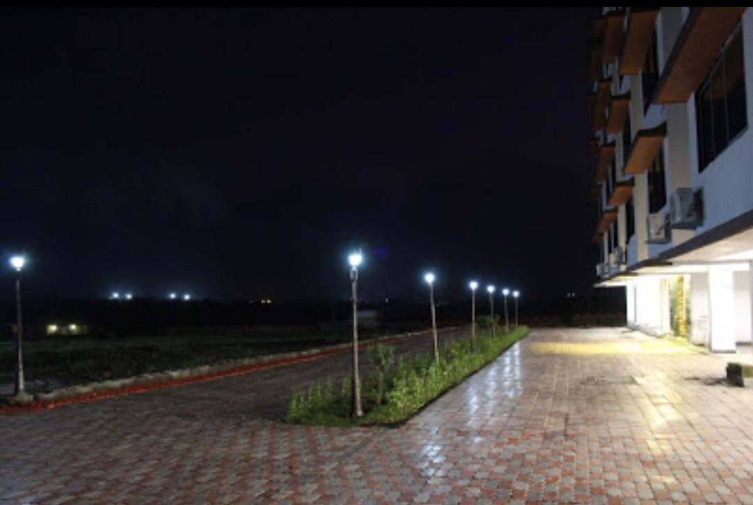 Strawberry Hills Saputara Hotel Exterior photo